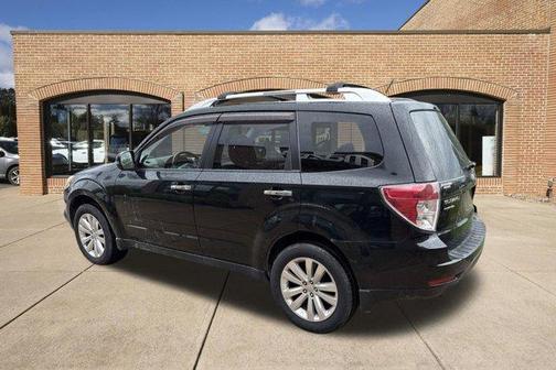 Obsidian Black Pearl 2011 Subaru Forester 2.5X Touring