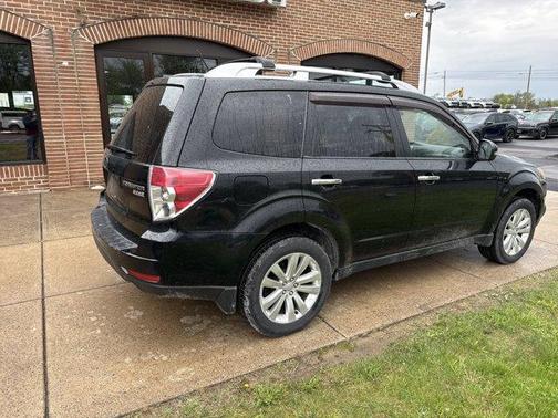 Obsidian Black Pearl 2011 Subaru Forester 2.5X Touring