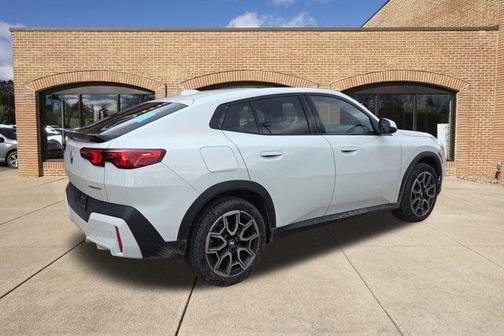 2025 BMW X2 xDrive28i