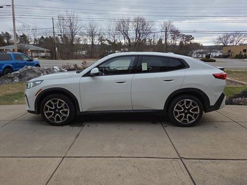 2025 BMW X2 xDrive28i