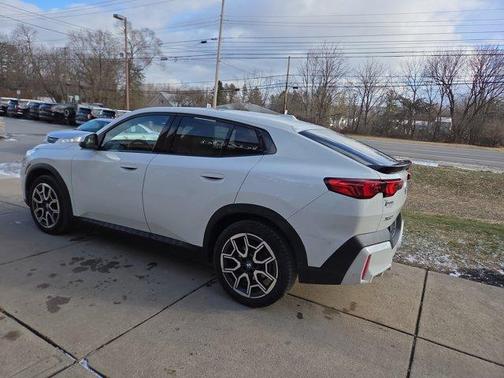 2025 BMW X2 xDrive28i