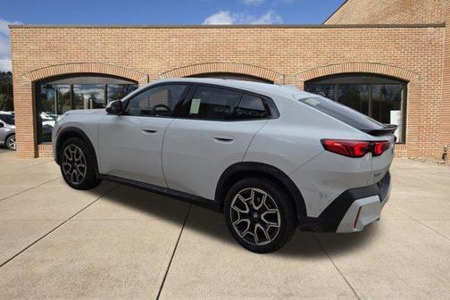 2025 BMW X2 xDrive28i