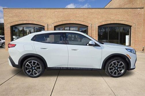 2025 BMW X2 xDrive28i