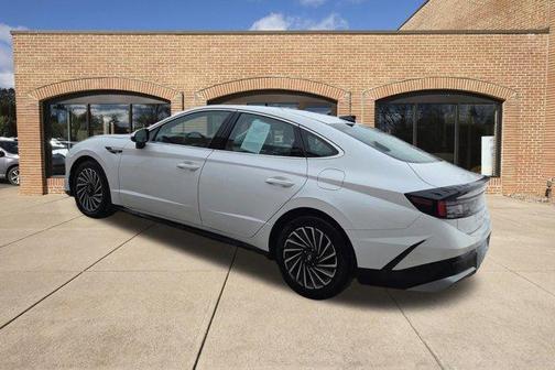 2025 Hyundai SONATA Hybrid SEL