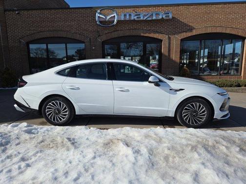 2025 Hyundai SONATA Hybrid SEL