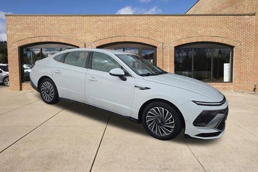 2025 Hyundai SONATA Hybrid SEL