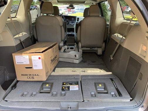 2020 Toyota Sienna XLE