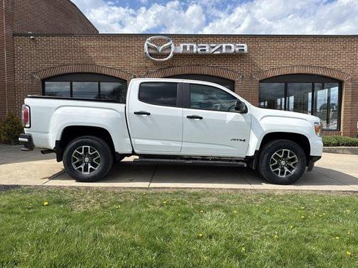 Summit White 2021 GMC Canyon AT4