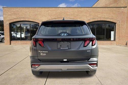2025 Hyundai TUCSON SE