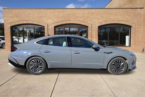 2024 Hyundai SONATA Hybrid Limited