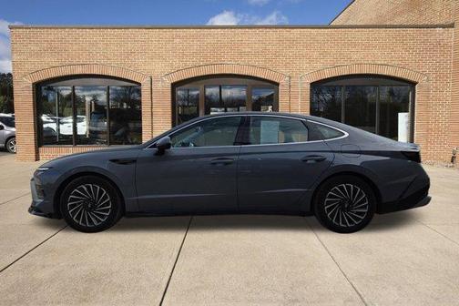 2024 Hyundai SONATA Hybrid Limited