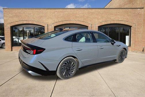 2024 Hyundai SONATA Hybrid Limited