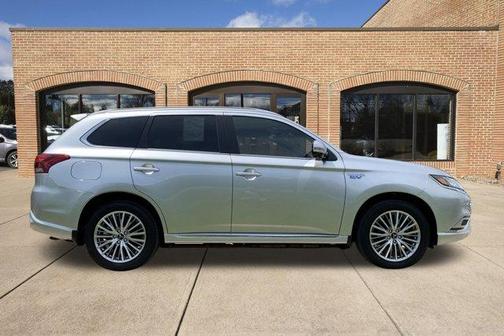 2022 Mitsubishi Outlander PHEV GT