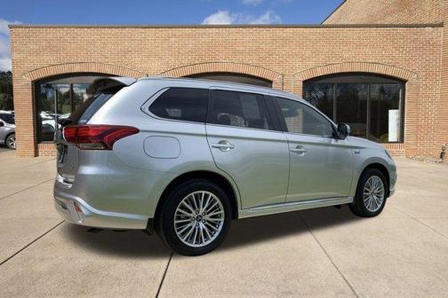 2022 Mitsubishi Outlander PHEV GT