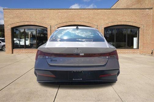 2025 Hyundai ELANTRA HEV Limited