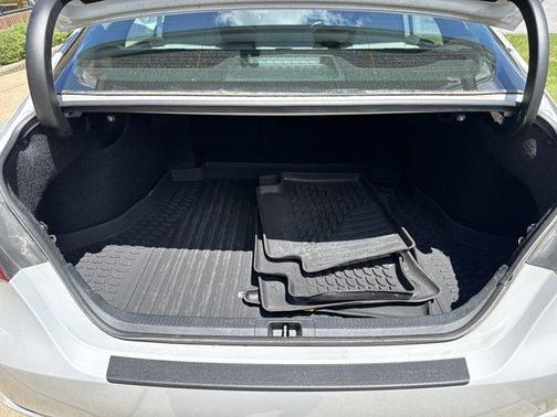 Ice Edge 2023 Toyota Camry SE