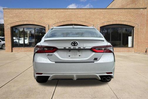 Ice Edge 2023 Toyota Camry SE