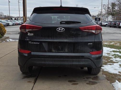 2016 Hyundai TUCSON SE