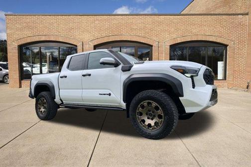 2024 Toyota Tacoma Hybrid Trailhunter