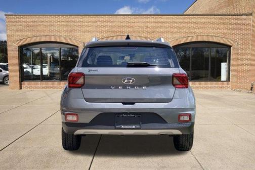 2022 Hyundai VENUE SEL