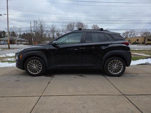 2021 Hyundai KONA SEL