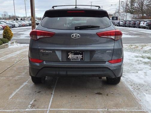 2017 Hyundai TUCSON SE