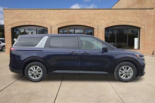 2022 Kia Carnival LXS