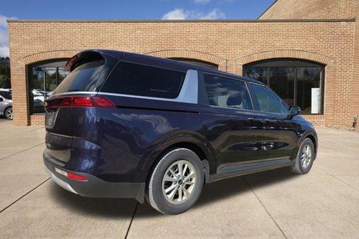 2022 Kia Carnival LXS