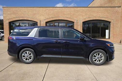 2022 Kia Carnival LXS