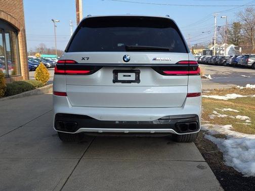 2026 BMW X7 M60i