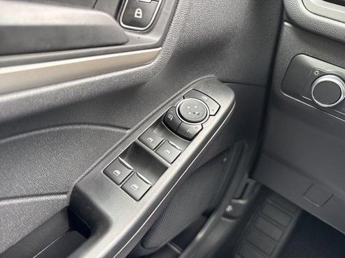 Blue Metallic 2022 Ford Escape SE