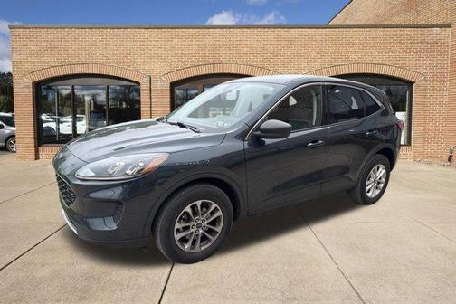 Blue Metallic 2022 Ford Escape SE