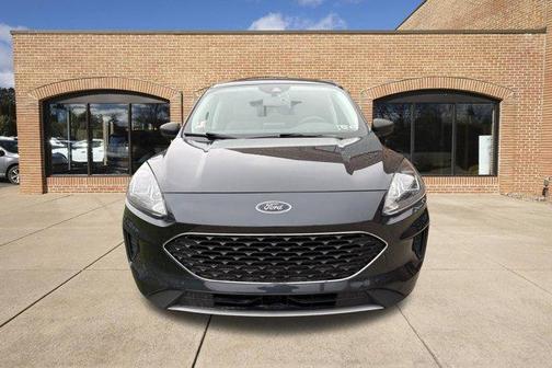 Blue Metallic 2022 Ford Escape SE