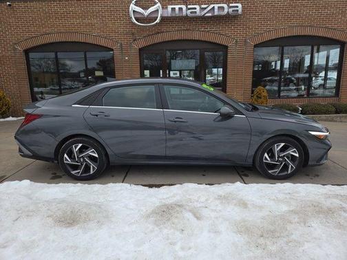 2025 Hyundai ELANTRA SEL Convenience