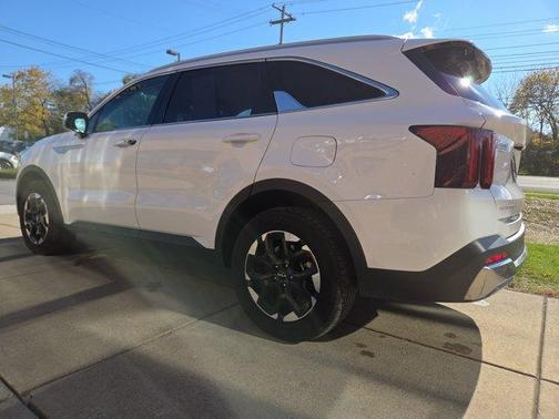 2024 Kia Sorento S