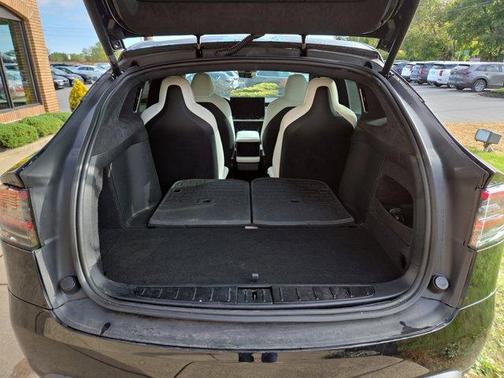 2022 Tesla Model X Base