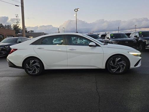 2025 Hyundai ELANTRA SEL Convenience