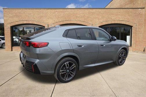 2025 BMW X2 xDrive28i