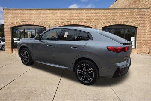 2025 BMW X2 xDrive28i