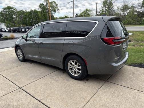 Ceramic Gray Clearcoat 2023 Chrysler Pacifica Touring-L