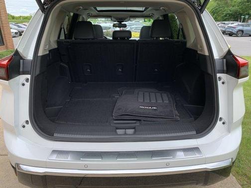 2025 Nissan Rogue Platinum