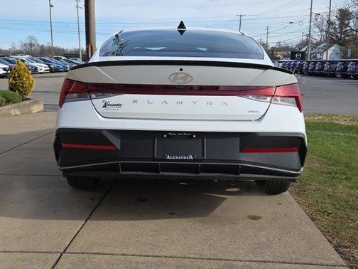 2025 Hyundai ELANTRA HEV SEL