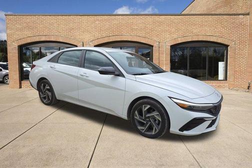 2025 Hyundai ELANTRA HEV SEL