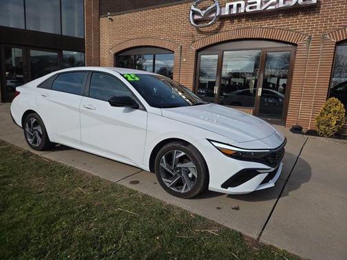 2025 Hyundai ELANTRA HEV SEL