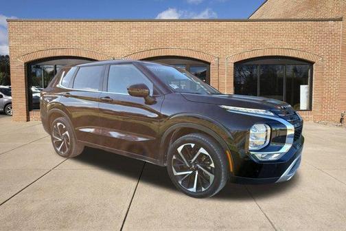 2023 Mitsubishi Outlander SE