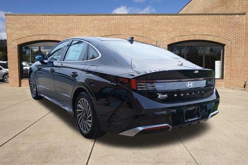 2025 Hyundai SONATA Hybrid SEL