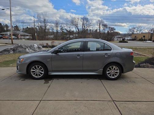 2016 Mitsubishi Lancer ES