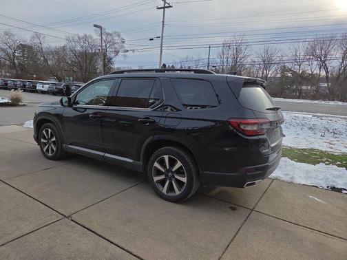 2023 Honda Pilot Elite