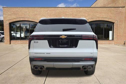 2024 Chevrolet Traverse LT