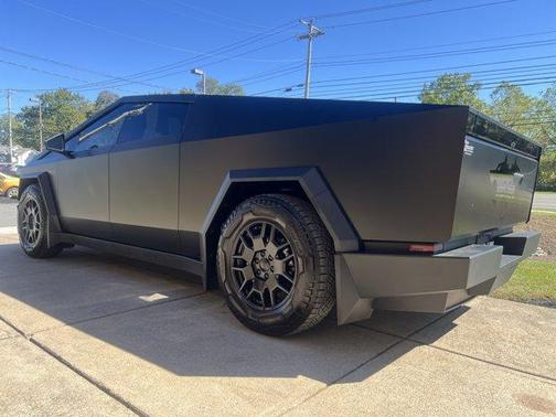 2024 Tesla Cybertruck Cyberbeast